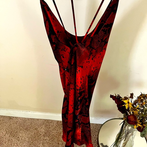 A satin mini dress - Picture 2 of 2